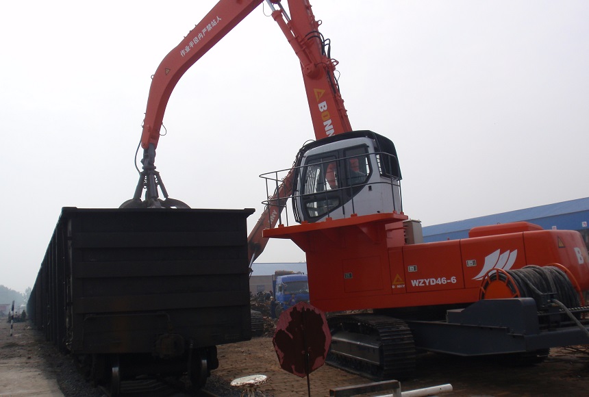 46噸電動抓鋼機(jī) 46噸電動抓鋼機(jī)