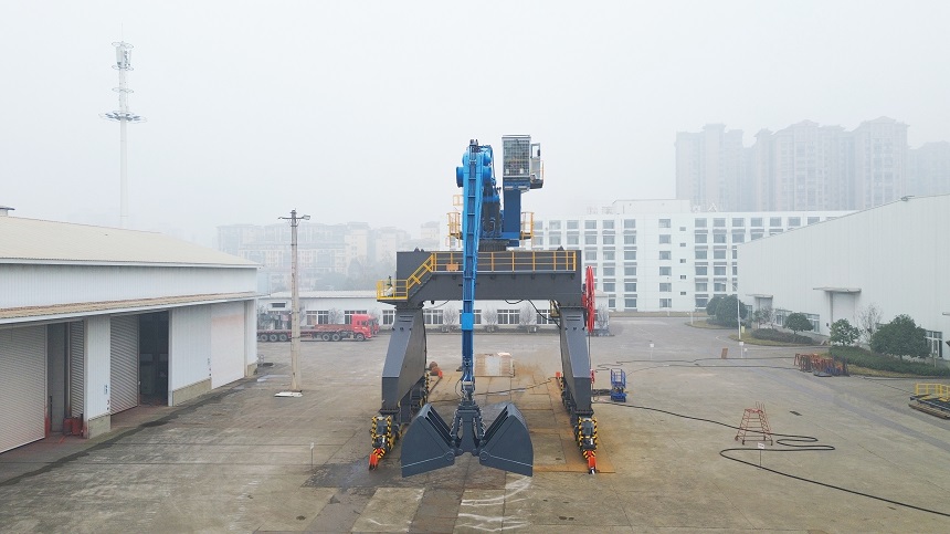 抓料機.jpg 抓料機.jpg