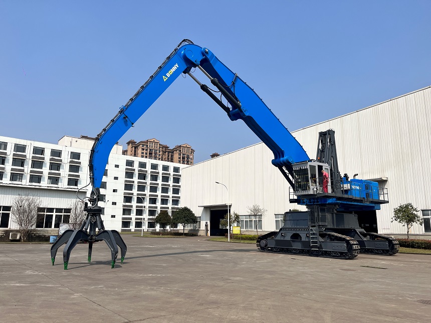 抓料機(jī).jpg 抓料機(jī).jpg