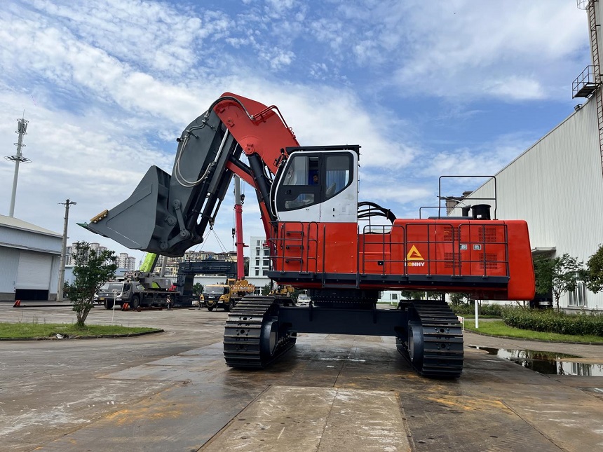 挖掘機(jī).jpg 挖掘機(jī).jpg