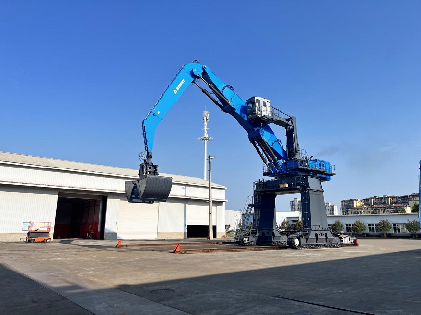 抓料機.jpg 抓料機.jpg